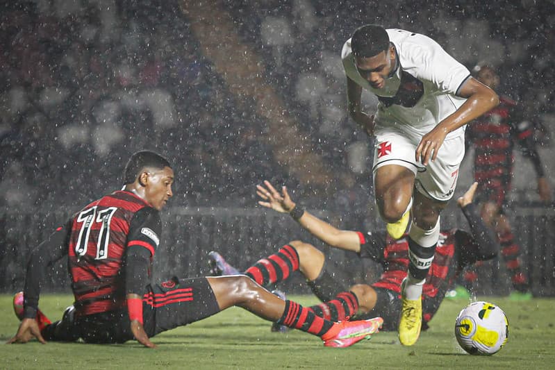 Vasco x Flamengo pelo Brasileirão Sub-17