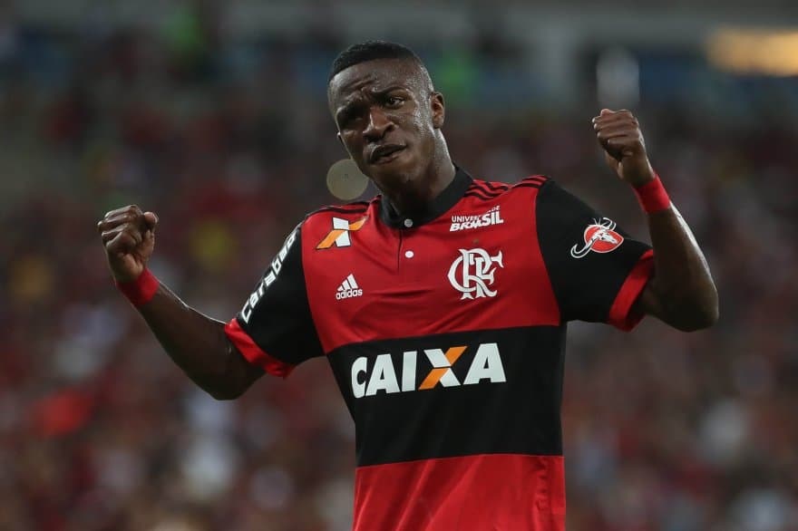Vinícius Júnior comemora gol pelo Flamengo