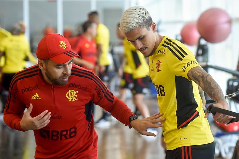 Pedro e preparador do Flamengo