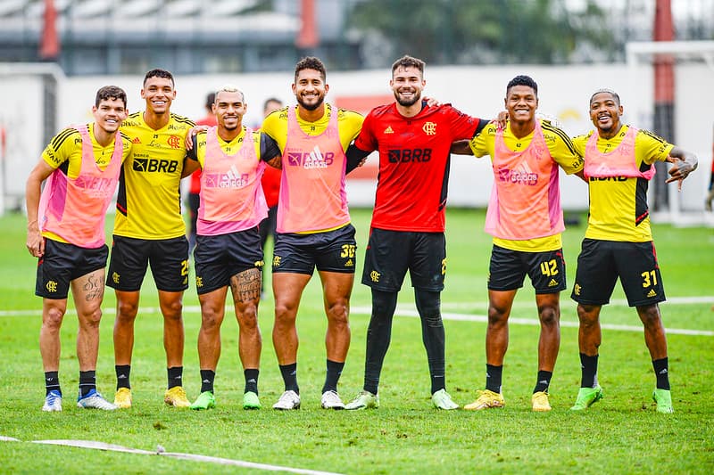 Mercado da bola: jogadores do Flamengo que podem ser vendidos pelo flamengo na janela de transferências de 2022