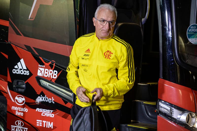 Técnico campeão brasileiro pelo Flamengo deve ser demitido e Dorival é cotado para o cargo