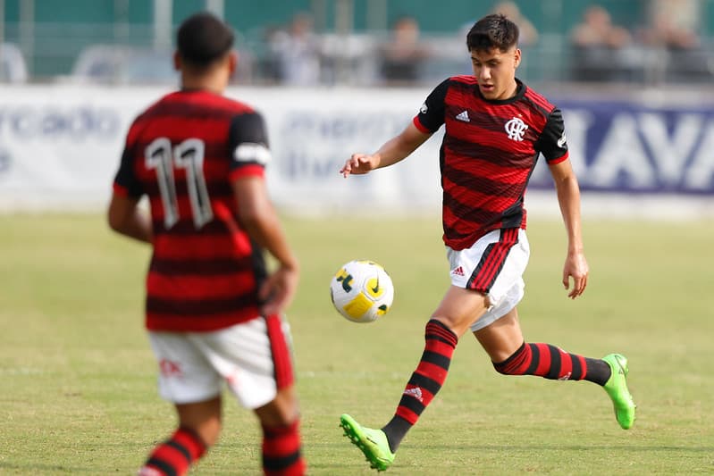 Santiago Ocampos em jogo do Flamengo