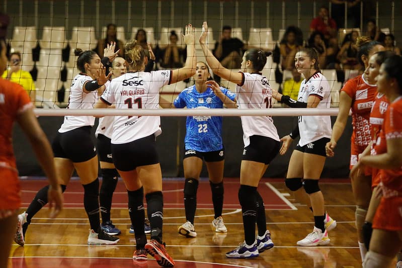 Equipe de vôlei do Flamengo vence o Tijuca Tênis Clube por 3 sets a 0