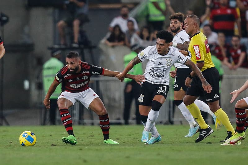 Thiago Maia contra o Corinthians
