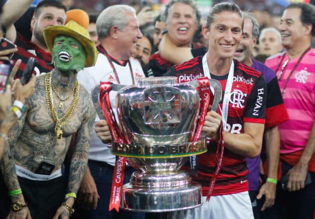 Filipe Luís participa de reuniões com o Tite na CBF