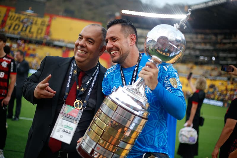 Diego Alves e Marcos Braz, campeões da Libertadores pelo Flamengo