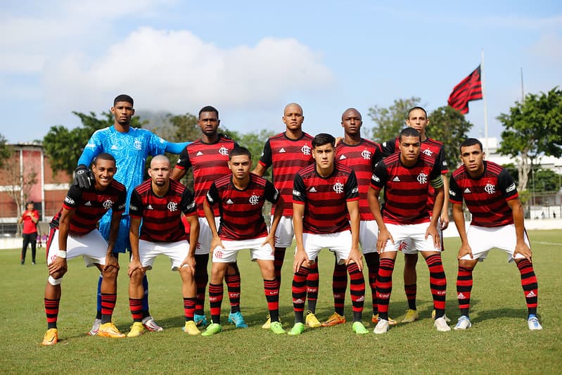 Flamengo fica próximo de acerto com time da MLS por atleta do sub-20
