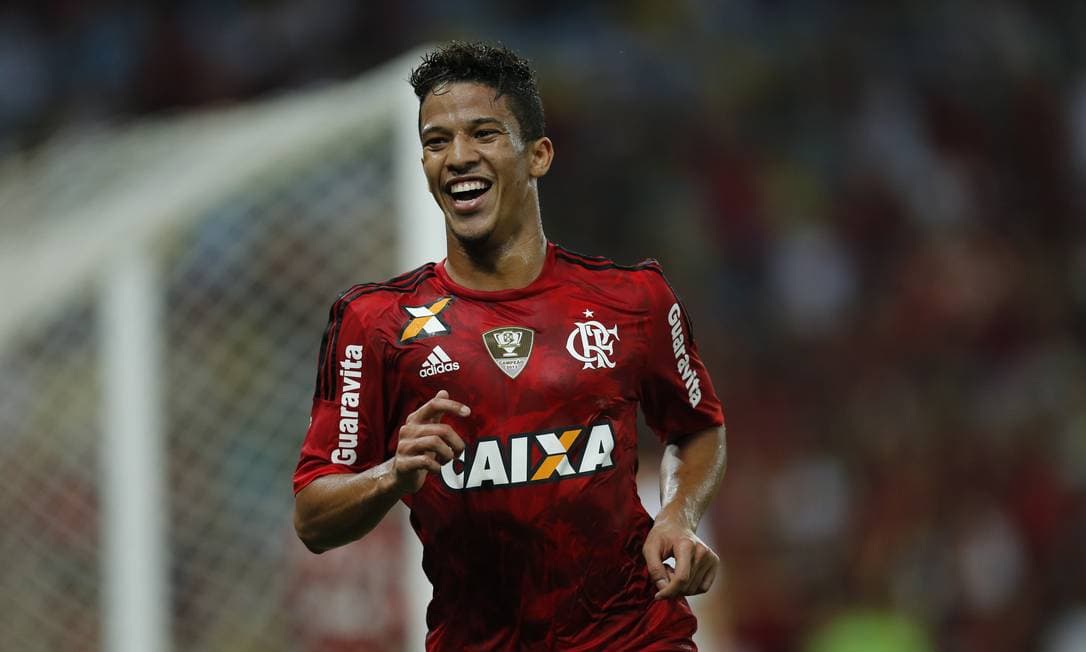 Nixon é anunciado como reforço de clube sem divisão