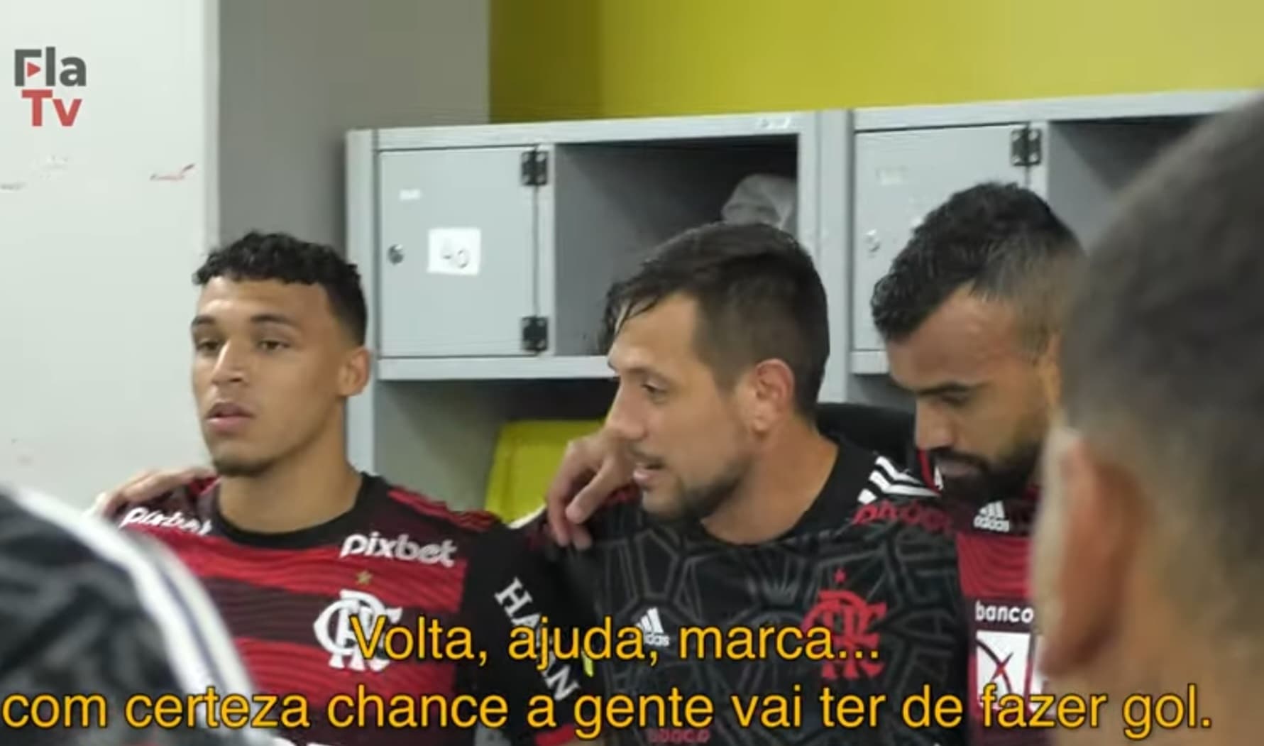 diego alves em vestiário do flamengo