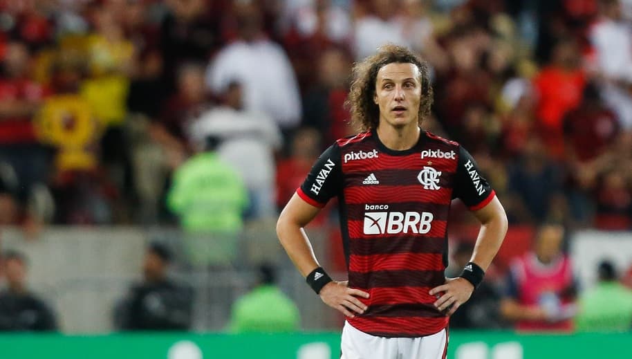 david luiz em ação pelo flamengo