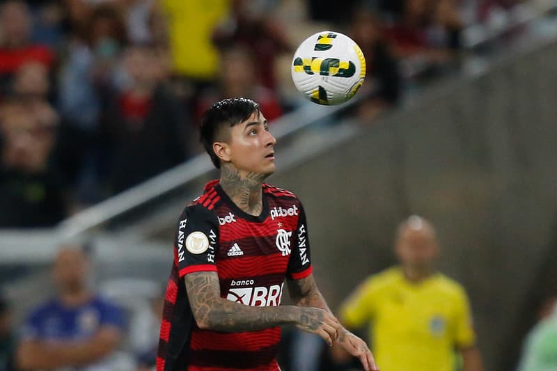 Pulgar critica arbitragem do jogo e reclama de pênalti não marcado