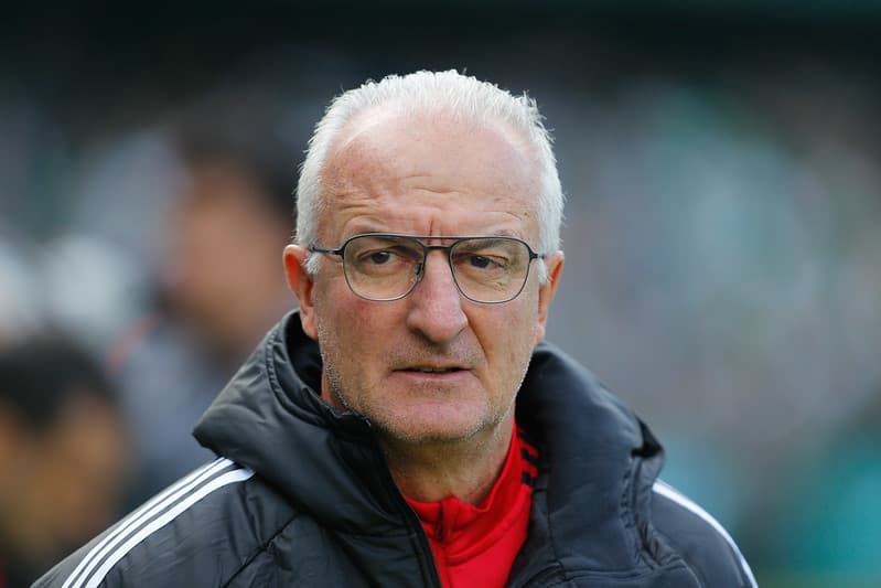Dorival Júnior esclarece interesse de seleção sul-americana para 2023