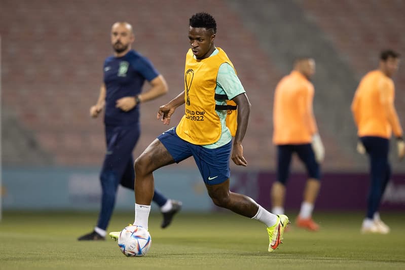 Vini Jr treina pela Seleção Brasileira.