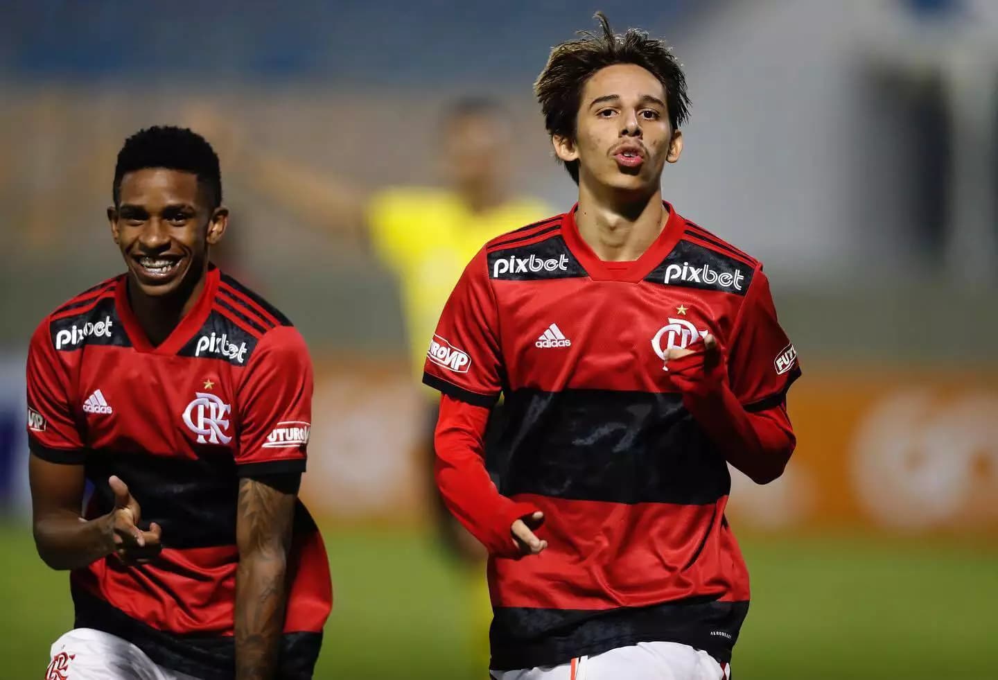Clube da Série A envia nova proposta por promessa do Flamengo