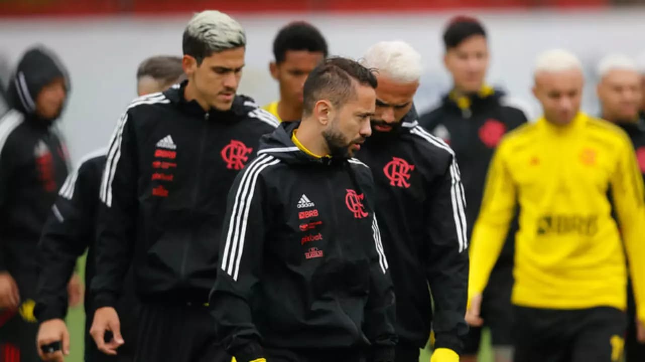 Everton Ribeiro e Pedro em treino do Flamengo