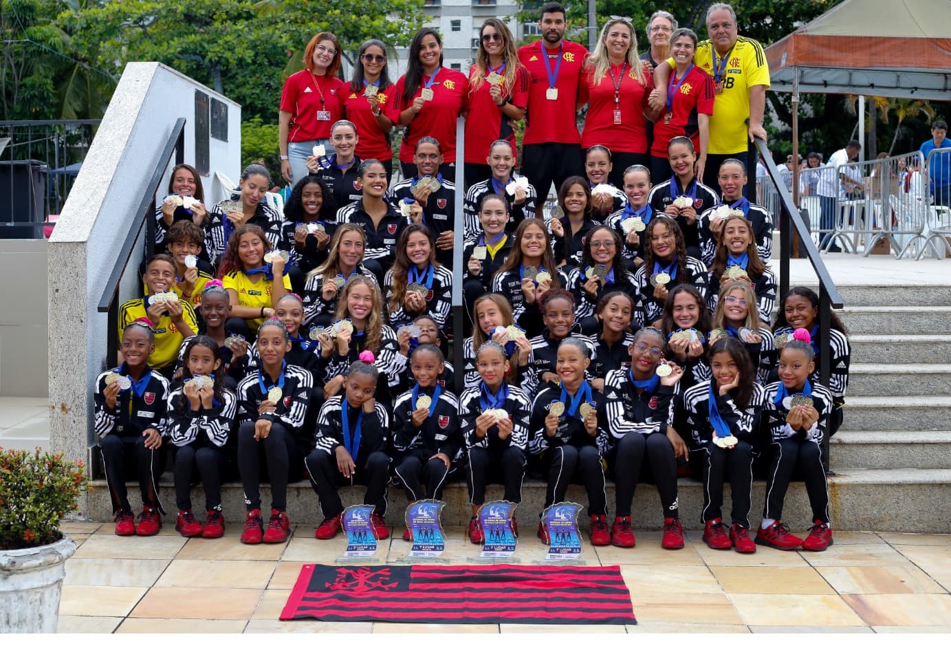 Garotas do Ninho foram campeãs no nado artísitico, nas categorias senior, júnior e infantil