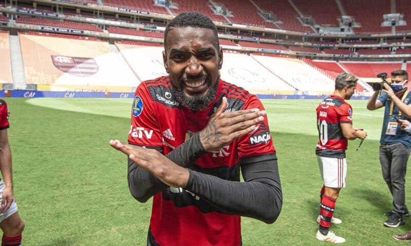 Gerson pelo Flamengo; jogador é a primeira contratação do clube para a temporada de 2023