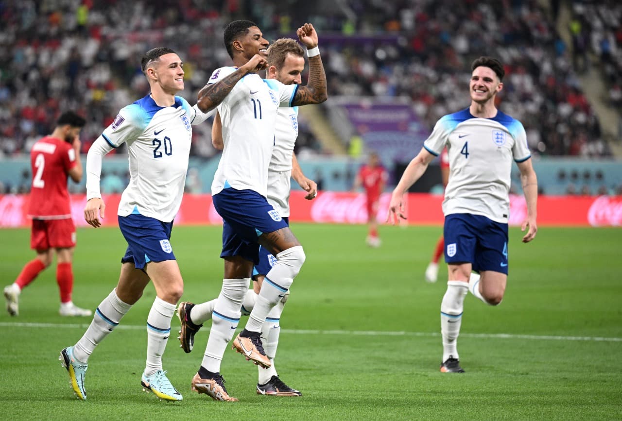 Seleção da Inglaterra comemora goleada com 6 gols na Copa do Mundo