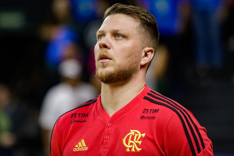 Gustavinho de Conti, técnico do time de basquete do Flamengo