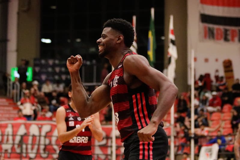 Gui Deodato em ação pelo Flamengo no NBB