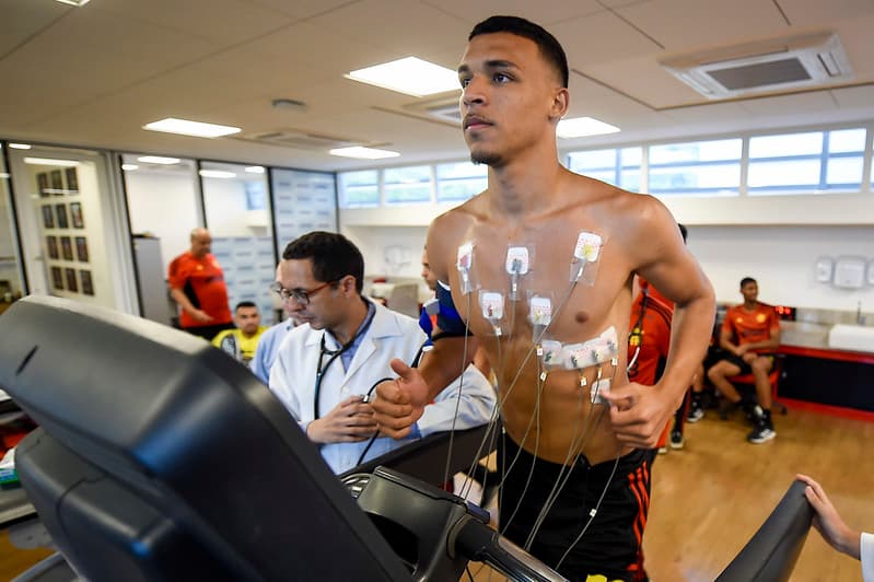 Preparador físico e fisiologista do time profissional voltam à base do Flamengo