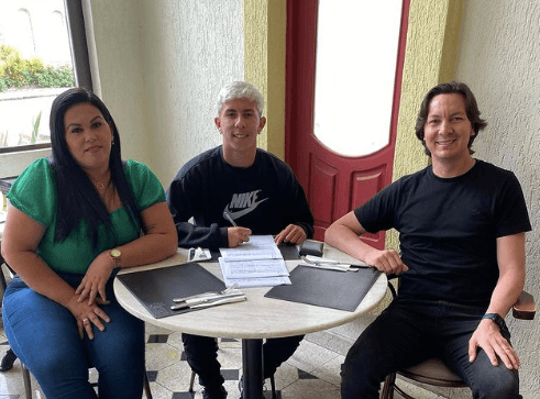 Emprestado ao Flamengo, Felipe Teresa assina contrato com a nike