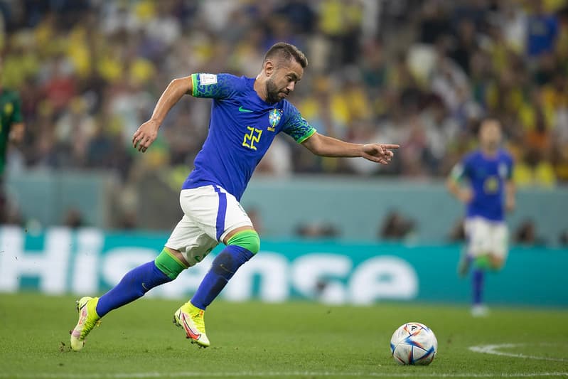 Everton Ribeiro, do Flamengo, em campo pela Seleção Brasileira na Copa do Mundo