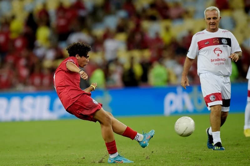 Felipe Coimbra, neto do Zico, fez dois gols no Maracanã durante Jogo das Estrelas e torcedores o querem no Flamengo
