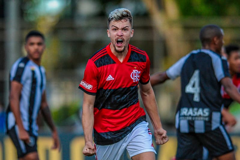 Exames em Noga constatam lesão grave no joelho