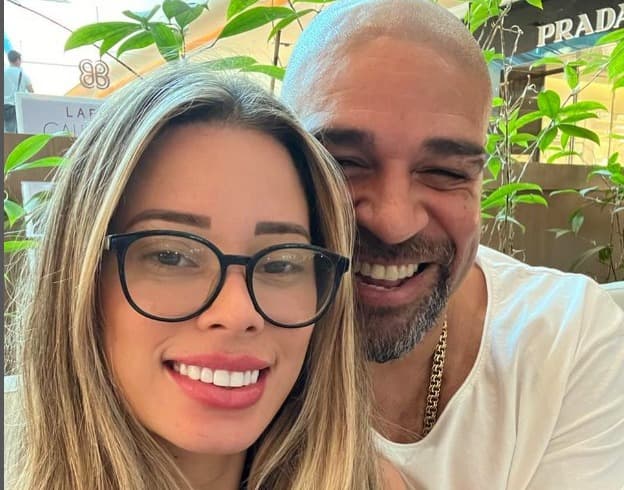 adriano imperador nega boatos de que estaria se separando de micaela mesquita