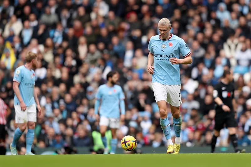 Manchester City e Liverpool se enfrentam nesta quinta