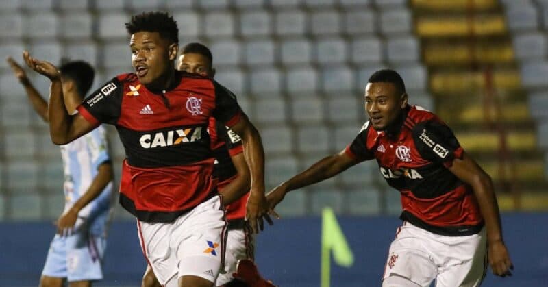 Patrick, revelação do Flamengo, atuou no futebol europeu e agora vai disputar o carioca pelo Bangu