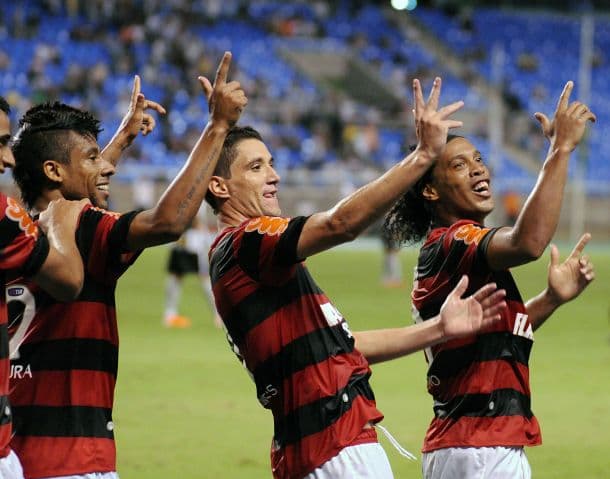 thiago neves comemora gol do flamengo