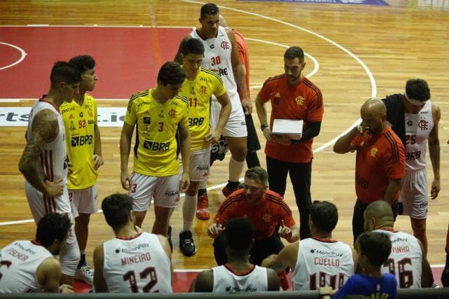 Gustavo De Conti destaca jogo defensivo do Fla e convoca torcida para Champions