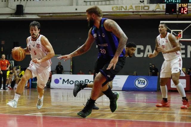 Fischer ressalta falta de entrosamento e esclarece saída conturbada do Brasília