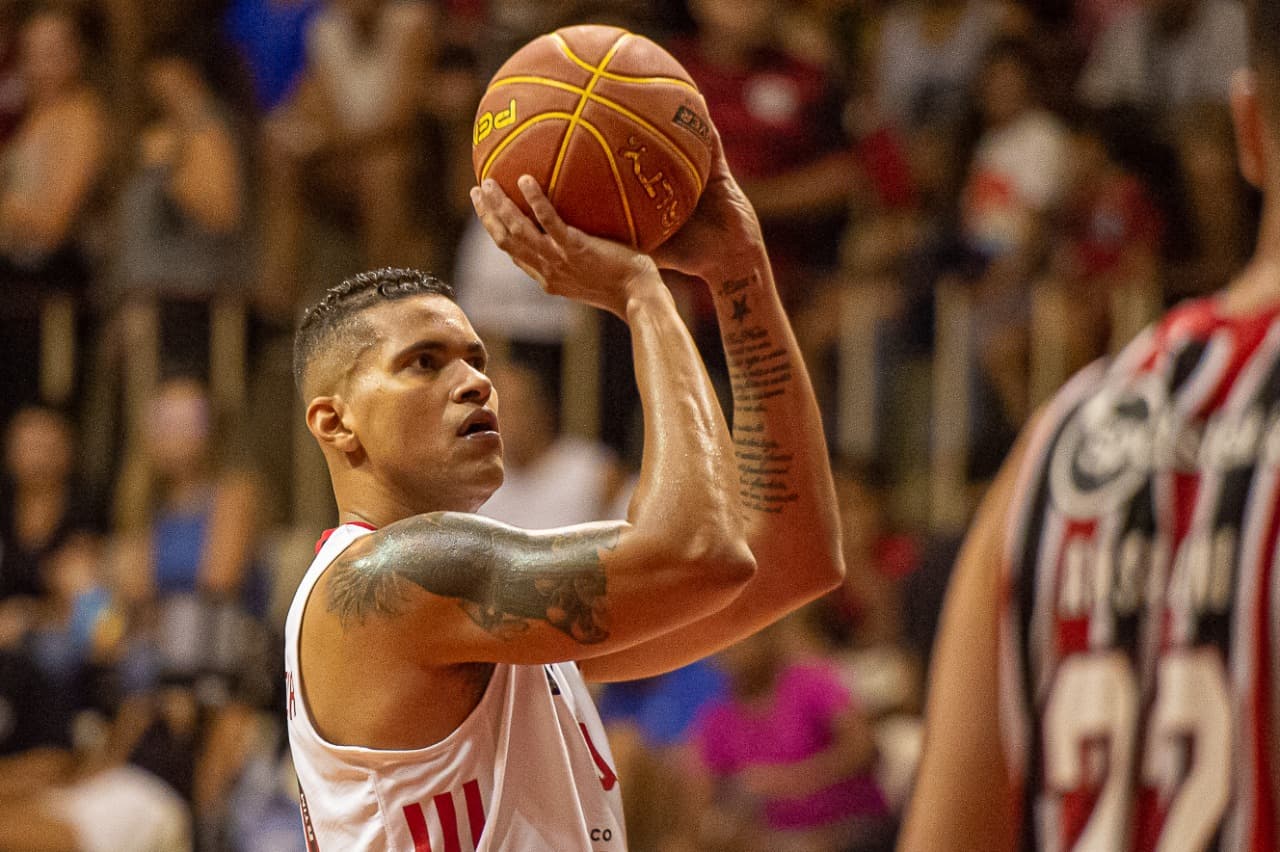 Pelo Super 8, Flamengo encara São Paulo