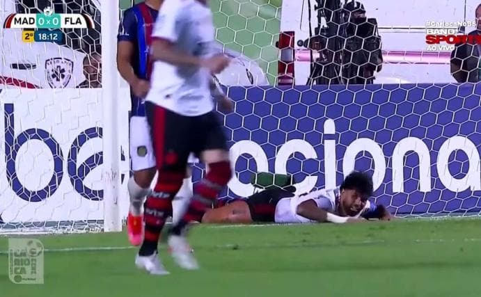 gabigol lamenta gol perdido do flamengo