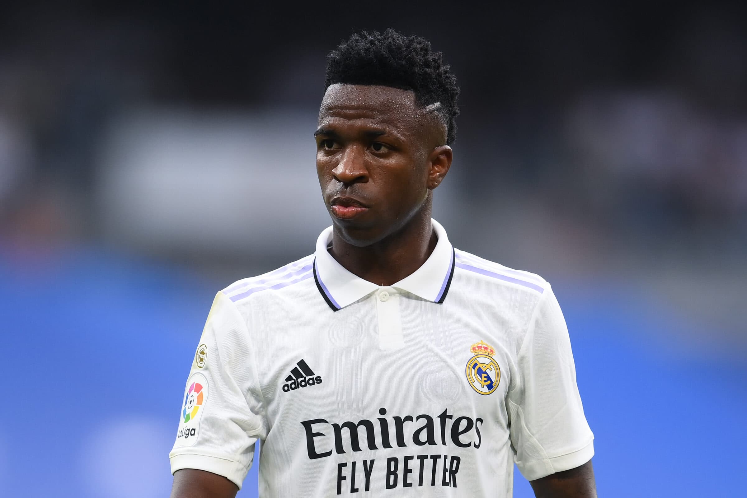 Vinícius Júnior com a camisa do Real Madrid
