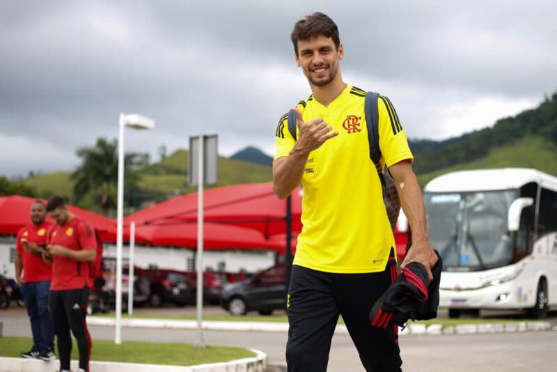 Com proposta do Cruzeiro, Rodrigo Caio prioriza permanecer no Flamengo