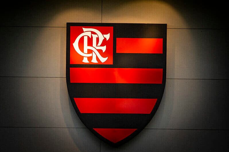 Escudo do Flamengo; Rubro-Negro acusa segurança do clube de tentar intimidar após protestos contra Rodolfo Landim no Maracanã