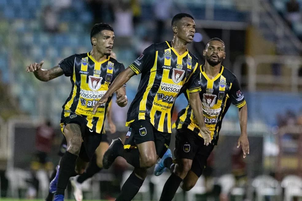 Flamengo pode atravessar Vasco por atacante do Volta Redonda