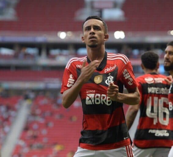 Matheus Gonçalves compartilha viral de comparação entre Ronaldinho e Neymar