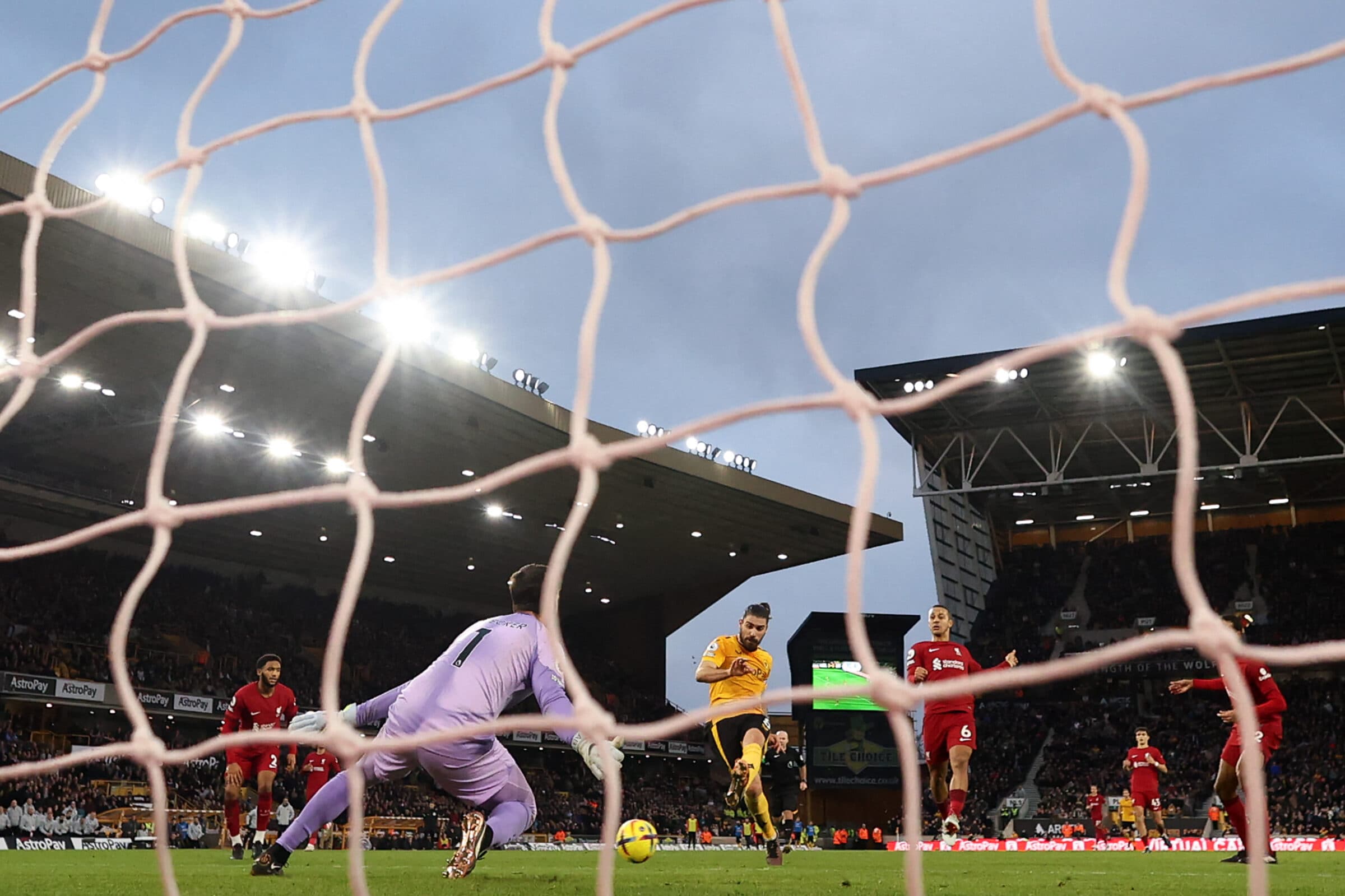 Wolverhampton ganhou Liverpool sem João Gomes