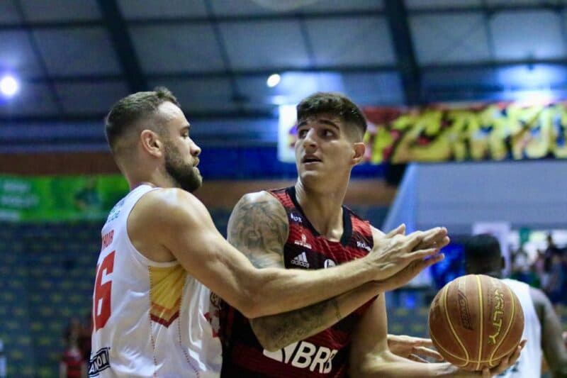 Gabriel Jaú, destaque da partida do Flamengo contra o Caxias do Sul