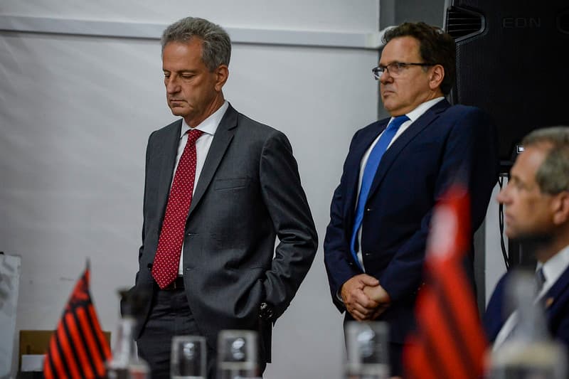 Dunshee ao lado de Landim; dirigente do Flamengo comentou MP das apostas e foi criticado por PVC