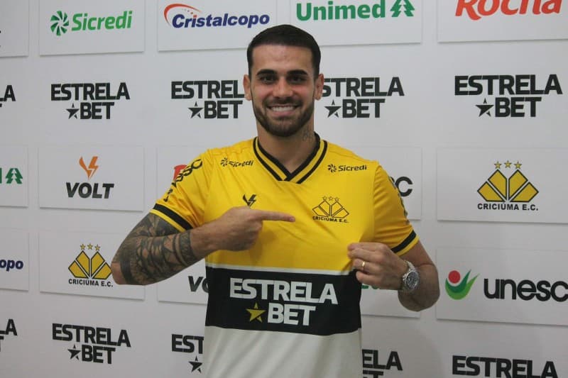 felipe vizeu ex flamengo