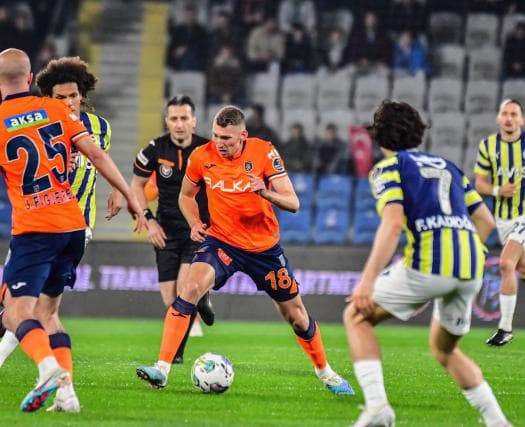 Fenerbahçe de Jorge Jesus vence time de Léo Duarte nos acréscimos e mantém chance de título