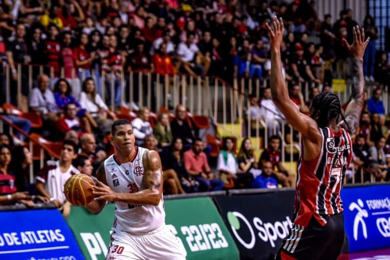 O Flamengo perdeu o segundo jogo para o São Paulo nas semifinais do NBB