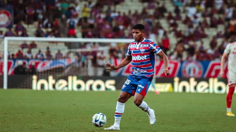 Hércules em campo pelo Fortaleza; atleta disputou 7º jogo pelo Brasileirão e frustra planos do Flamengo