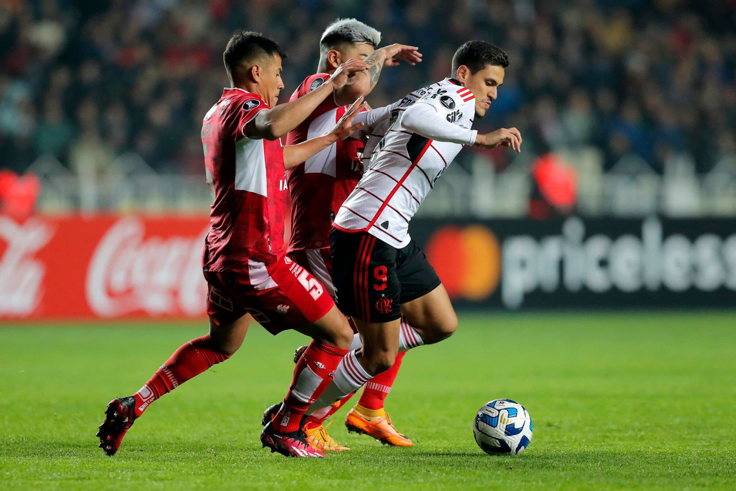 Pedro em jogo do Flamengo contra Ñublense pela Libertadores